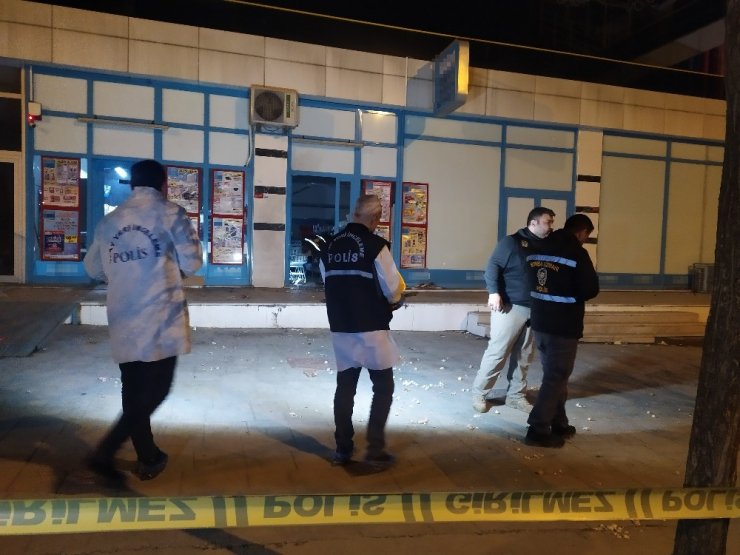 Arnavutköy’de markete EYP’li saldırı