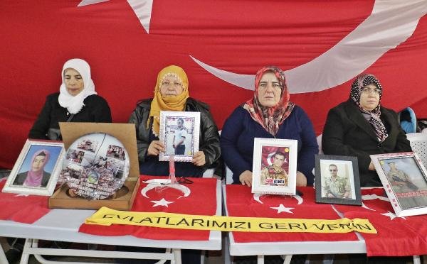 HDP önündeki eylemde 141'inci gün: "Fadime'm neredeysen kaç gel"