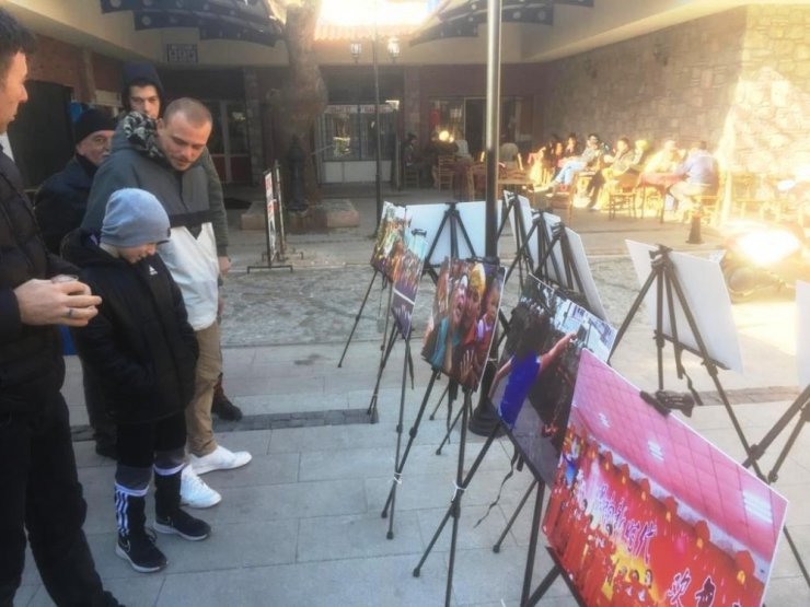 Uygur Türklerine yapılan zulüm fotoğraflarla sergilendi