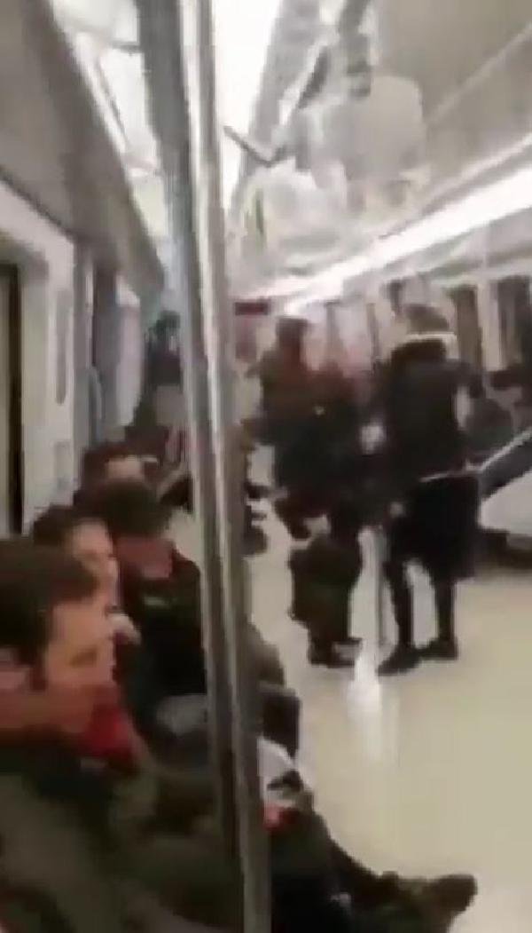 Metroda FETÖ propagandası iddiasıyla 4 kişiye gözaltı