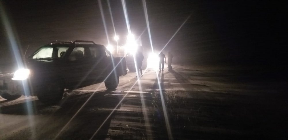 Karda mahsur kalan 7 kişi, 3 saatte kurtarıldı