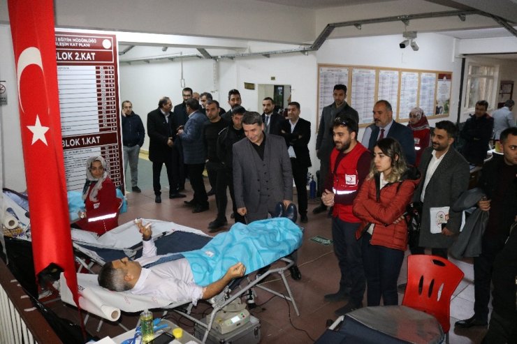 Diyarbakır İl Milli Eğitim Müdürlüğünden Kızılay’a kan bağışı seferberliği