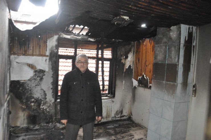 Evleri yanan Damar ailesi yardım eli bekliyor