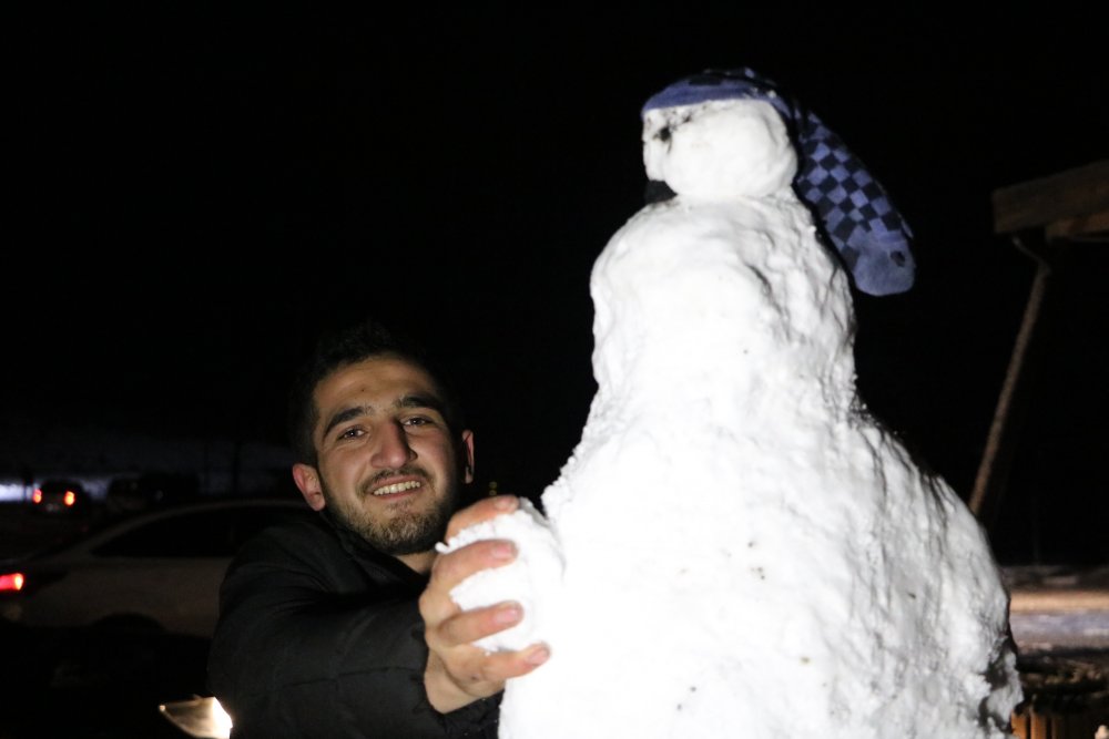 Zonguldak'ta etkili olan kar sürücülere zor anlar yaşattı