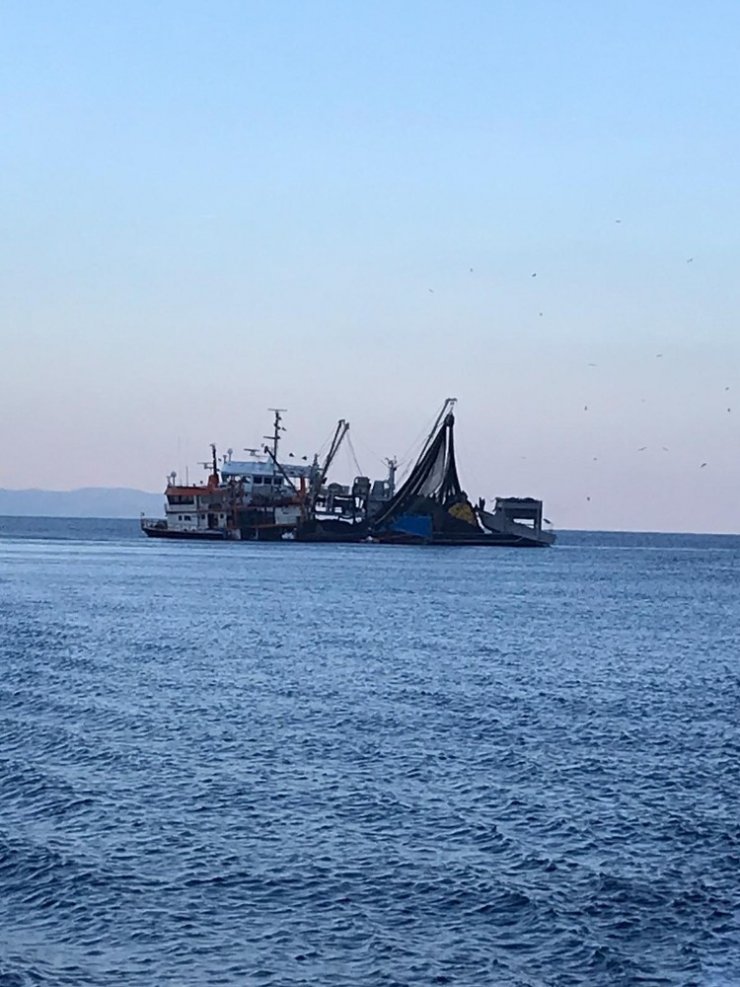 Çanakkale’de Gırgır Teknesi karaya oturdu