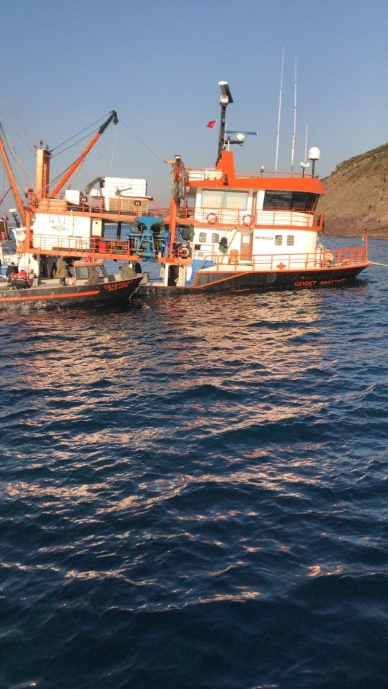 Çanakkale’de Gırgır Teknesi karaya oturdu