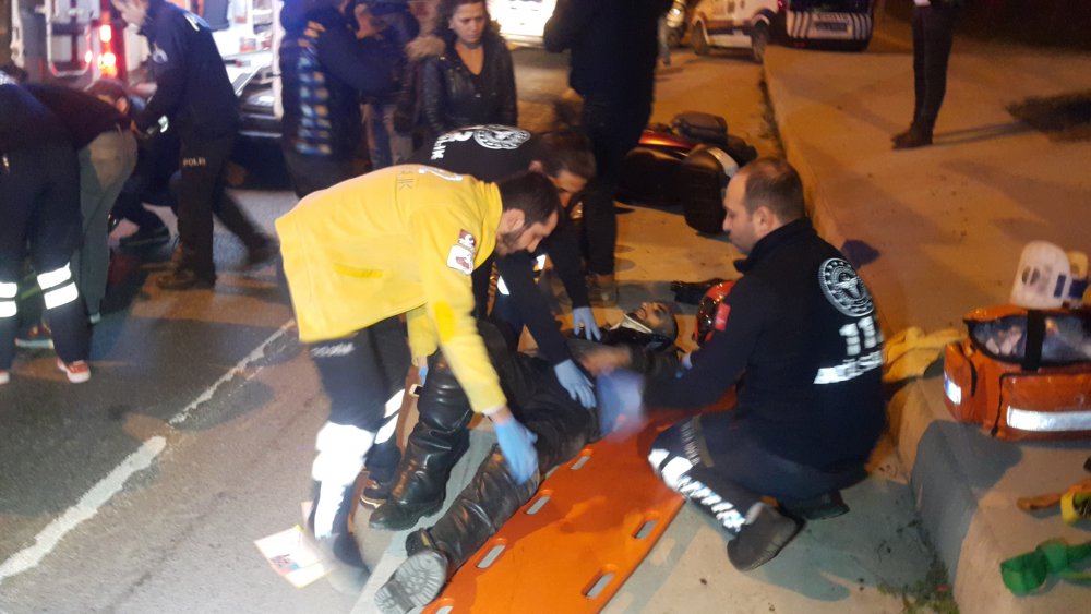 Şişli'de otomobil motosiklete çarptı: 1'i kadın, 2 yaralı 