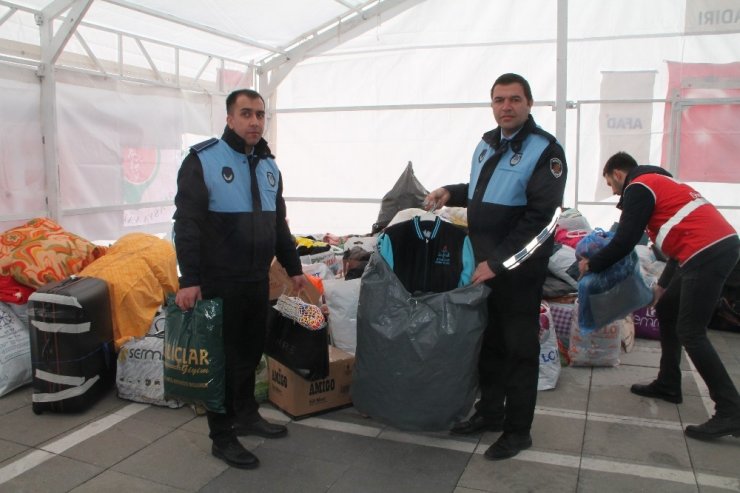 Amasya’dan deprem bölgesine 3 tır yardım malzemesi gönderildi