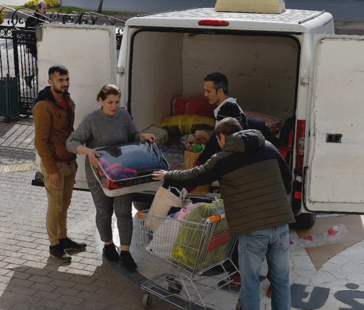 Antalya’dan 5 kamyon yardım malzemesi Elazığ için yola çıktı