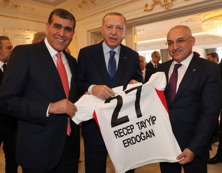 cumhurbaskani-recep-tayyip-erdogan-buyukeksi-ve-altunkayayi-kabul.jpg
