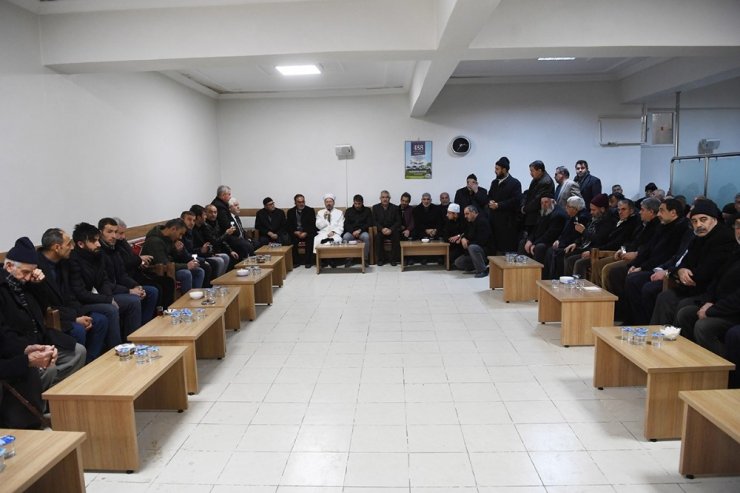 Diyanet İşleri Başkanı Erbaş’tan depremde yakınını kaybedenlere taziye ziyareti