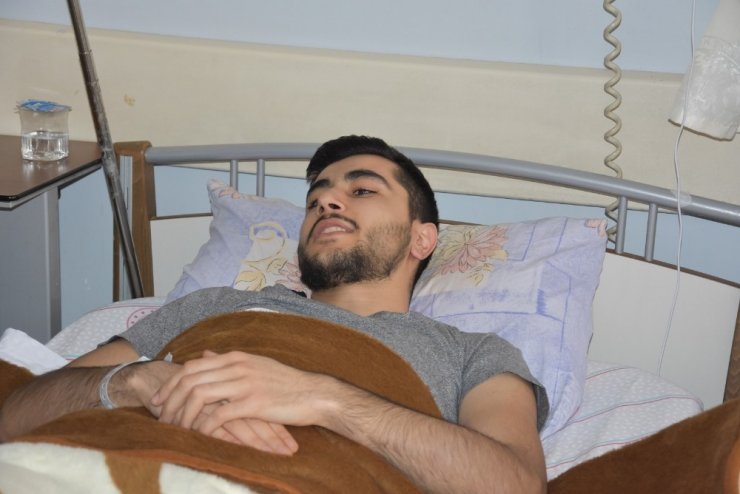 Elazığ depreminde yaralanan öğrencinin tedavisi devam ediyor