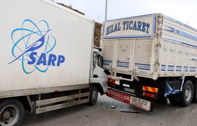 Burdur'da 5 araçlık zincirleme kaza: 1 yaralı