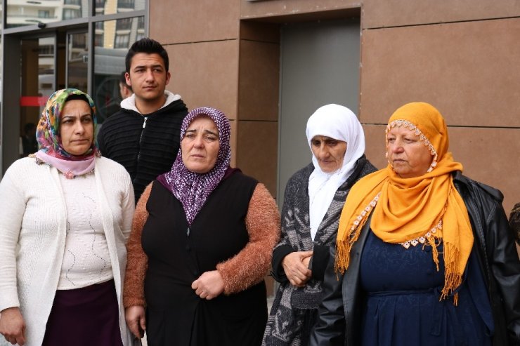 Diyarbakır anneleri depremzedeleri ziyaret etti