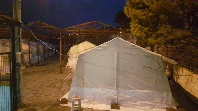 Kırkağaç'ta AFAD çadırından gelin çıktı