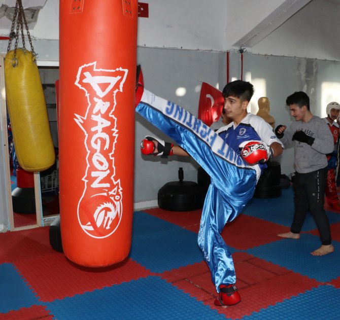 Kick Boks Sex Gay Grup Türk