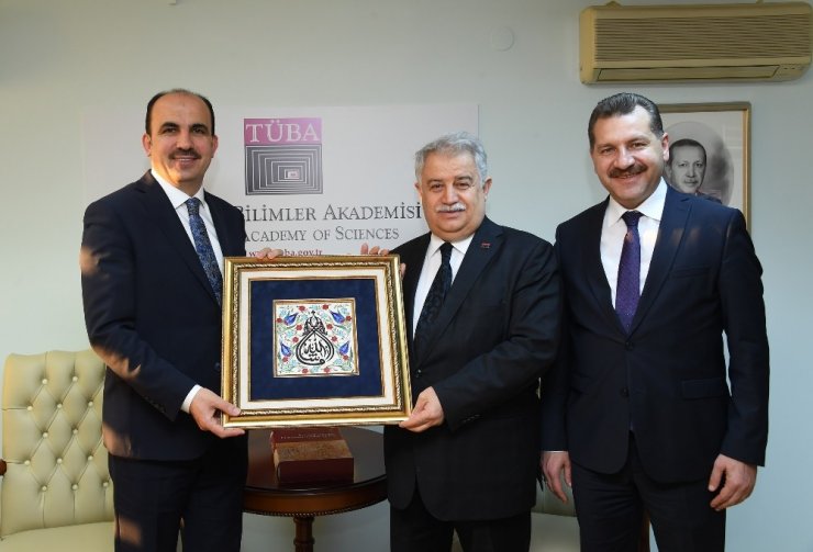 TDBB Başkanı Altay, Bakan Çavuşoğlu’nu ziyaret etti