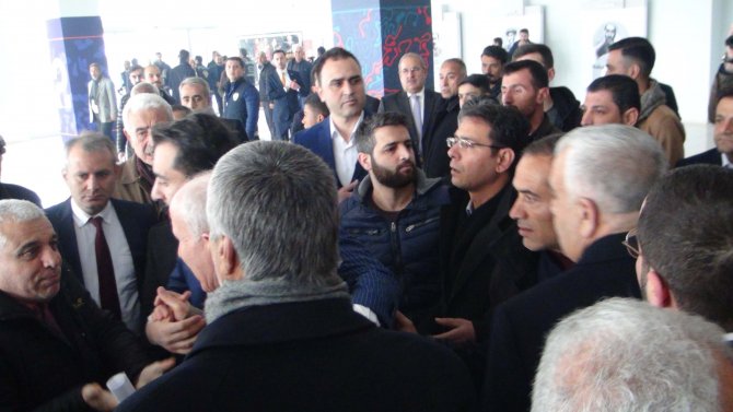 Şanlıurfa'da CHP kongresinde arbede