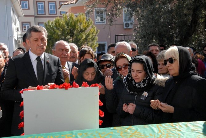 Bakan Selçuk, Muğla'nın Demirel'i Aksan'ın cenaze törenine katıldı