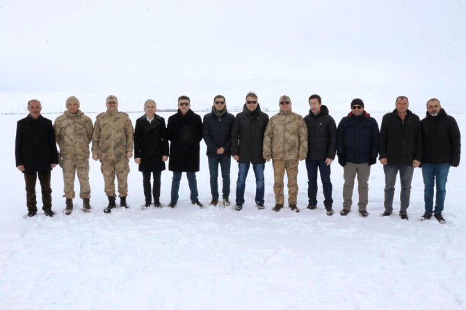 Bitlis Valisi Çağatay, operasyondaki jandarma birliklerini ziyaret etti