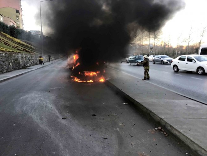 Şişli’de LPG’li otomobil alev alev yandı