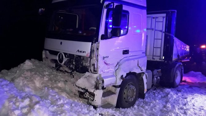 Tatvan’da trafik kazası 2 ölü, 3 yaralı