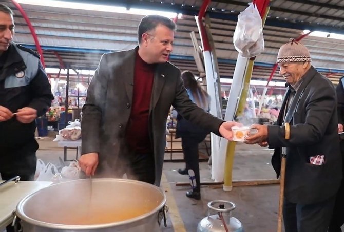 Alaşehir Belediyesinden pazarcı esnafına sıcak destek