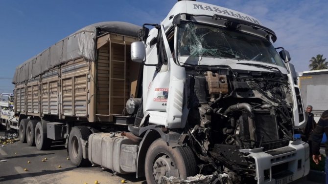 Tarsus’ta trafik kazası: 2 yaralı