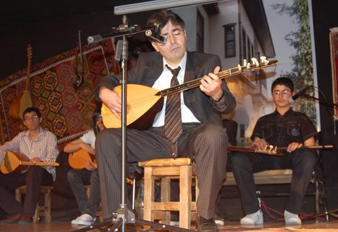 Antalya'da müzik öğretmeni ölü bulundu