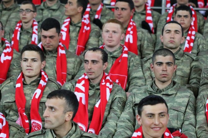 Türk Silahlı Kuvvetleri’nden Milli Takıma destek