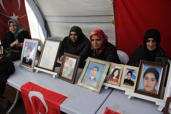 HDP önündeki ailelerin evlat nöbeti 172’nci gününde