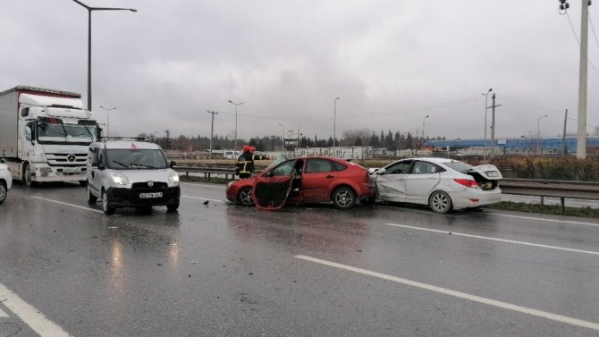 Gebze’de zincirleme trafik kazası: 4 yaralı
