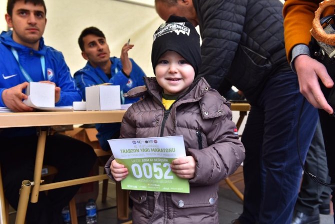 40. Uluslararası Trabzon Yarı Maratonu’nu koşuldu