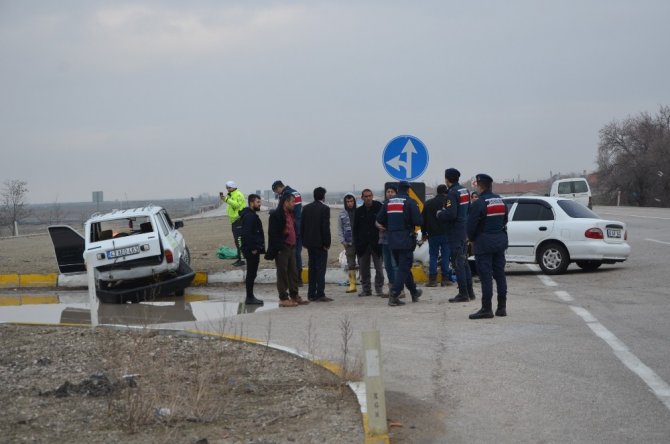 Konya’da iki otomobil çarpıştı: 4 yaralı