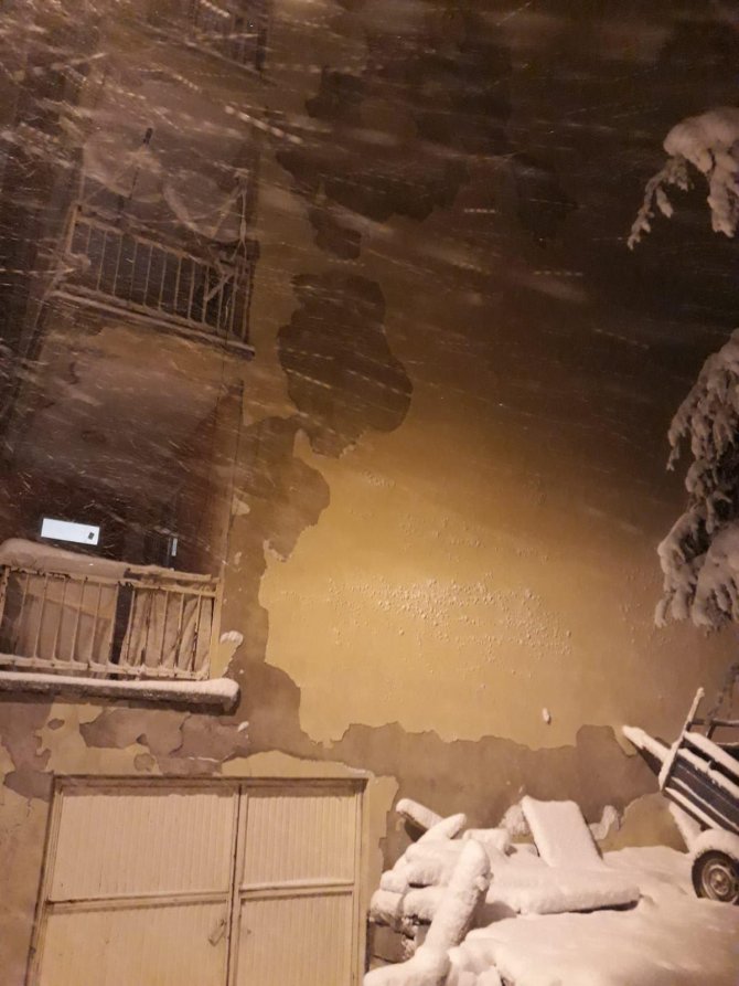 Konya'da, 4.5'lik deprem sonrası 10 hasarlı bina tespit edildi