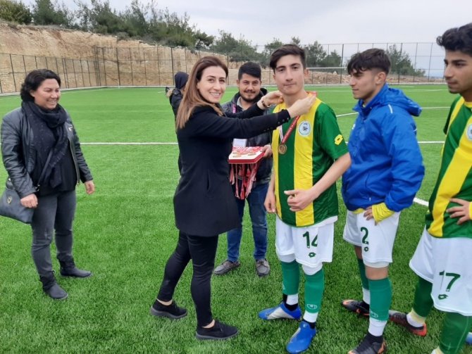 Futbol Gençler Türkiye Grup Birinciliği maçları Mersin’de yapıldı