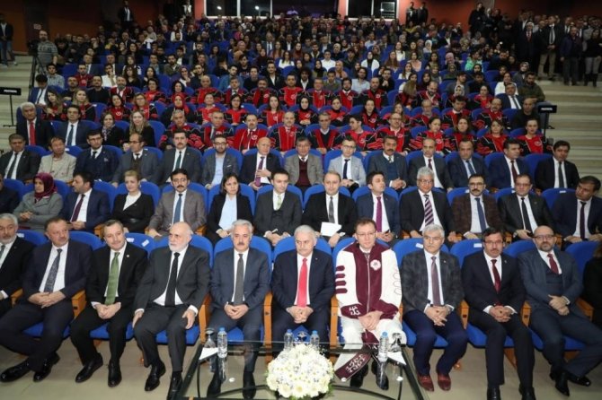 Binali Yıldırım’a Süleyman Demirel Üniversitesi’nden fahri doktora payesi