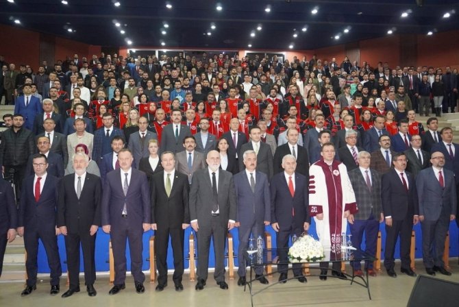 Binali Yıldırım’a Süleyman Demirel Üniversitesi’nden fahri doktora payesi