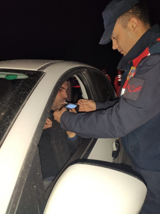Tokat’ta 30 alkollü sürücüye 24 bin lira ceza kesildi