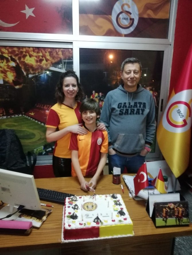 Galatasaraylıların galibiyet kutlamaları devam ediyor