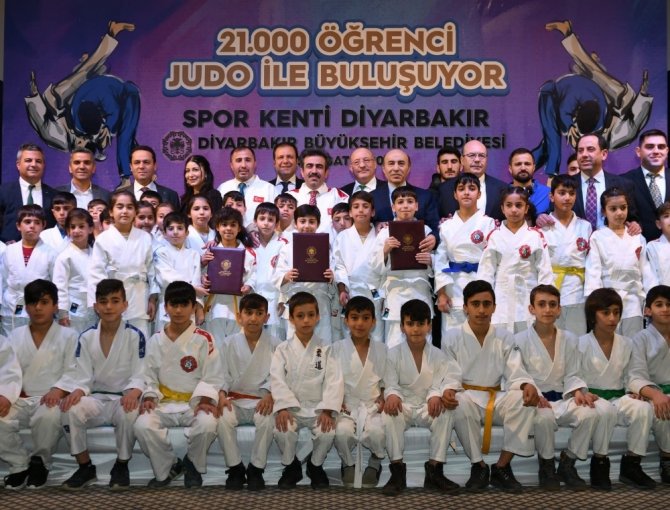 Diyarbakır’da 21 bin öğrenci judo ile buluşuyor