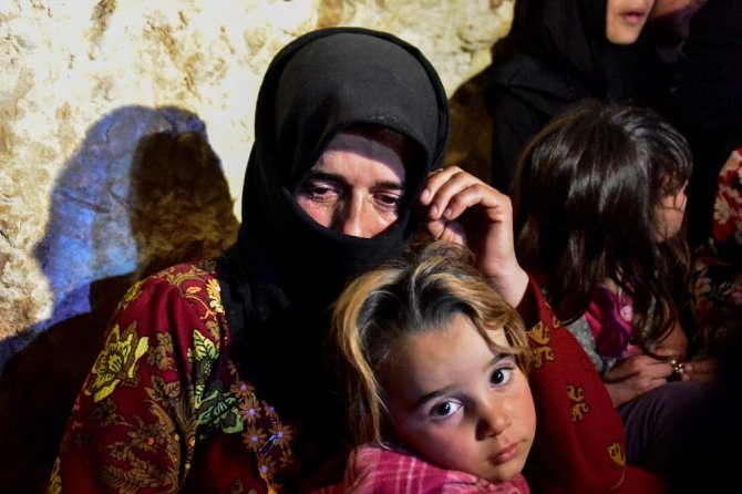 Bombalardan kaçan Suriyeliler mağaralarda yaşam mücadelesi veriyor
