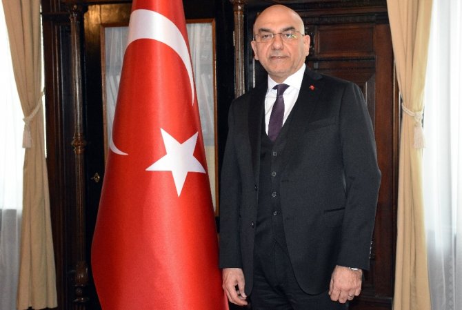 Türkiye’nin Viyana Büyükelçisi Ceyhun, Bellen’e güven mektubunu sundu