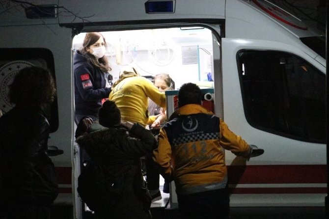 Ankara’da yangın çıkan evdeki köpek ‘Eva’ kalp masajıyla kurtarıldı