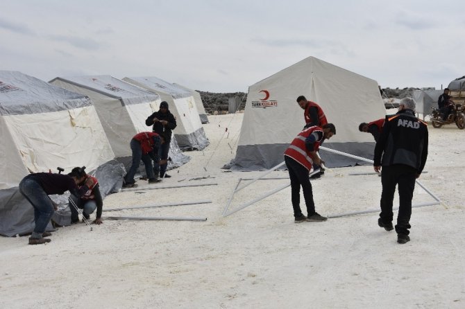 Suriye’de kalıcı briket ev yapım çalışmaları devam ediyor