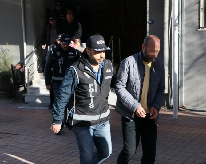İzmir ve Aydın’da ihaleye fesat karıştırma operasyonunda 32 gözaltı