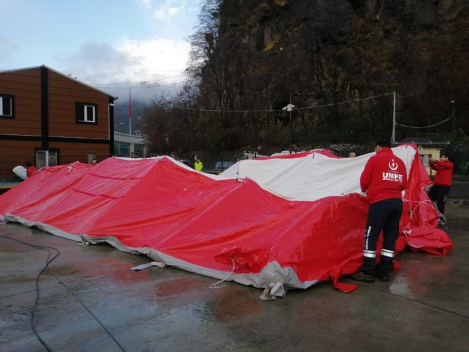 Sarp Sınır Kapısı’nda koronaviris tehdidine karşı 100 yataklı sahra çadırı kuruldu