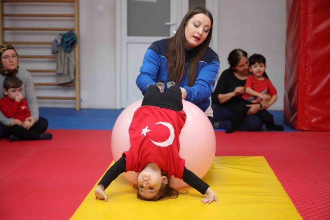Bayrakli Da Anne Cocuk Jimnastik Kursu
