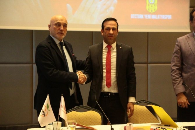 Yeni Malatyaspor, Hikmet Karaman ile sözleşme imzaladı