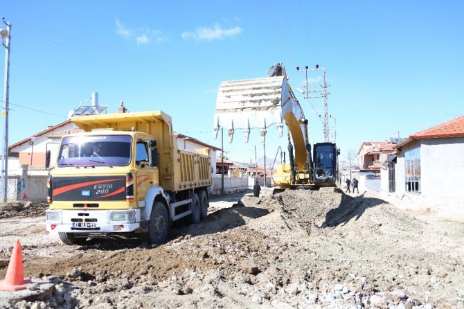 Meram Belediyesi yeni asfalt sezonuna hızlı başladı